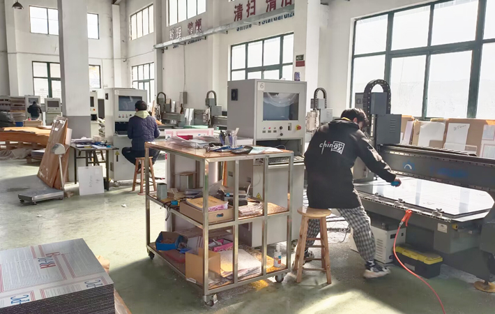 水蜜桃视频在线免费板加工車間